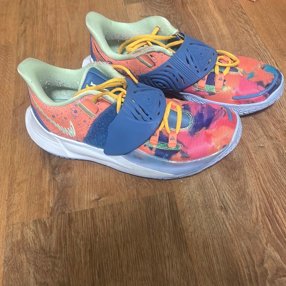 Kyrie Low 3’ ‘Tie-Dye’